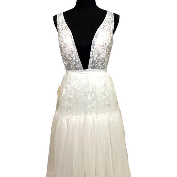 Spaghetti Straps Tulle A-line Wedding Dresses | Deep V-neck Pleated Bridal Gowns - Picture 10 of 16